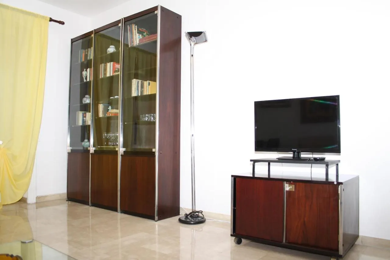 Casa Signorile Anni 70 Apartment Milan