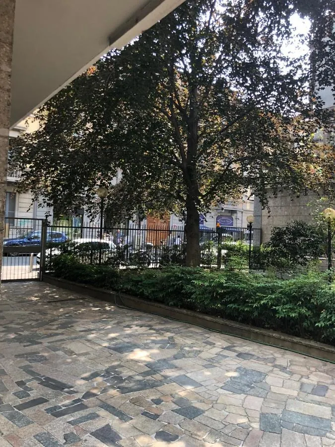 Casa Signorile Anni 70 Apartment Milan